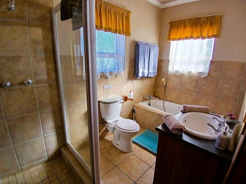 5 Bedroom Property for Sale in Stilbaai Wes Western Cape
